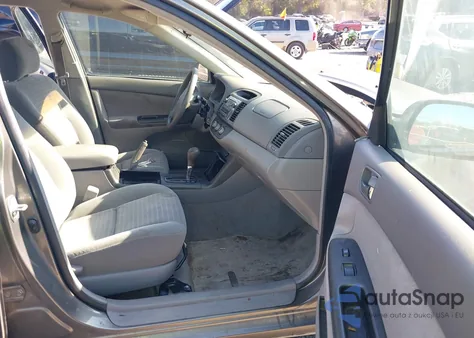 2005 Toyota Camry Le z USA, uszkodzony, nr VIN 4T1BE32K05U563894